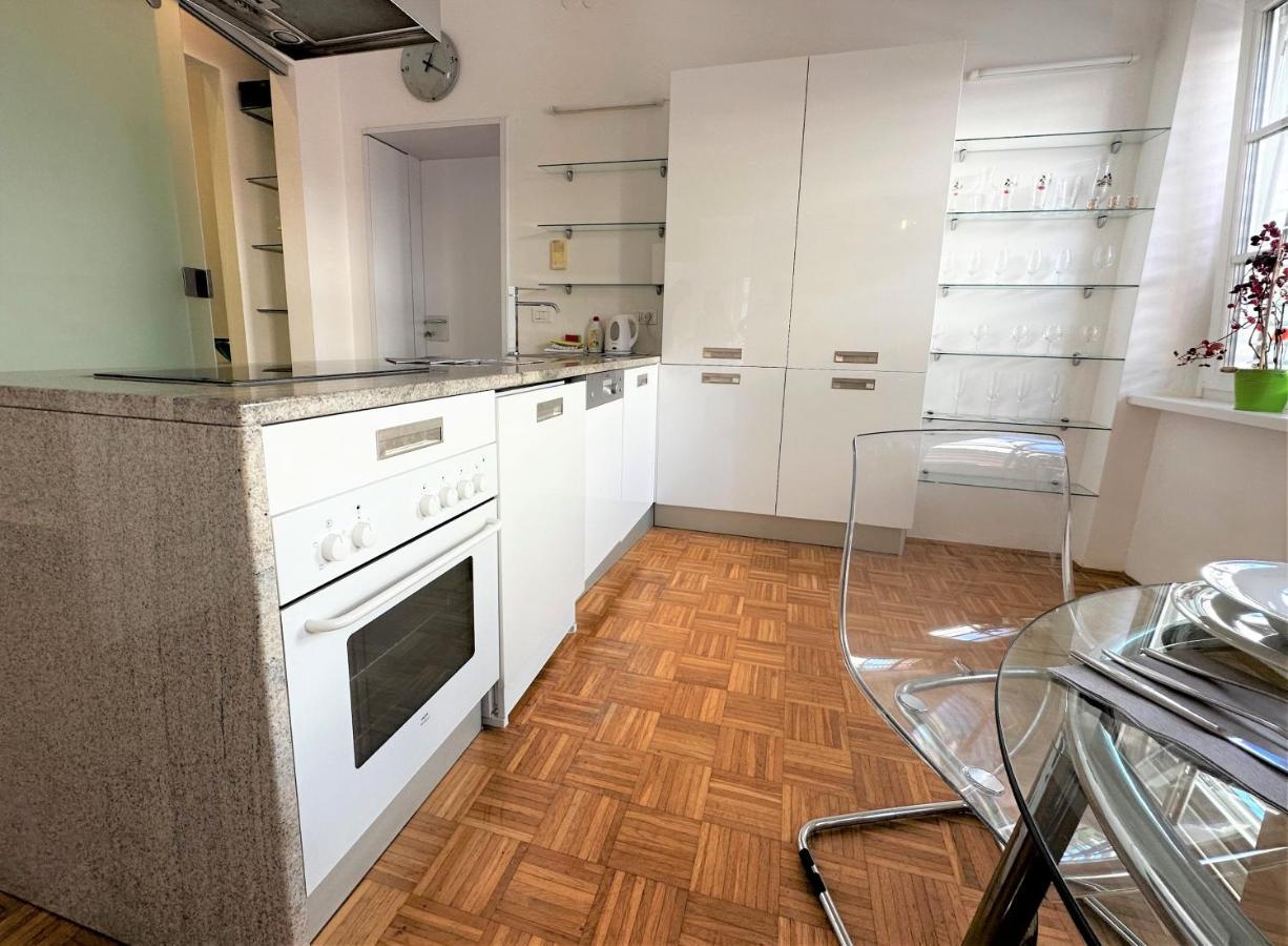 Charming Starry Night Apartment Любляна Екстер'єр фото