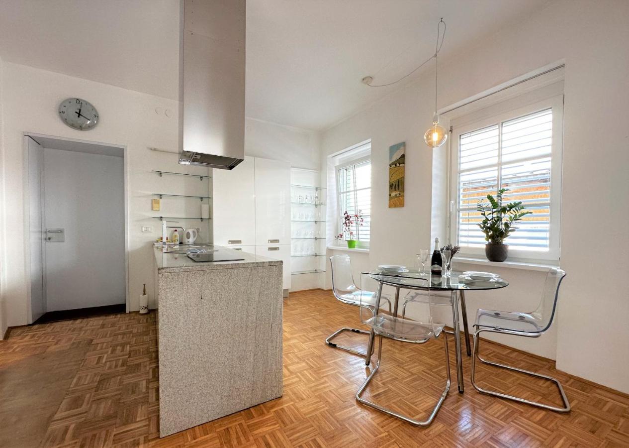 Charming Starry Night Apartment Любляна Екстер'єр фото