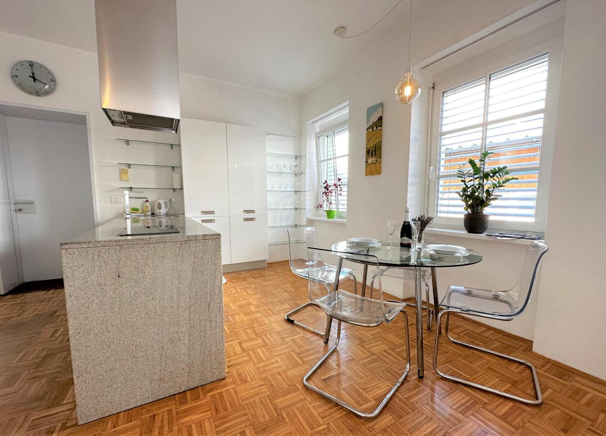 Charming Starry Night Apartment Любляна Екстер'єр фото